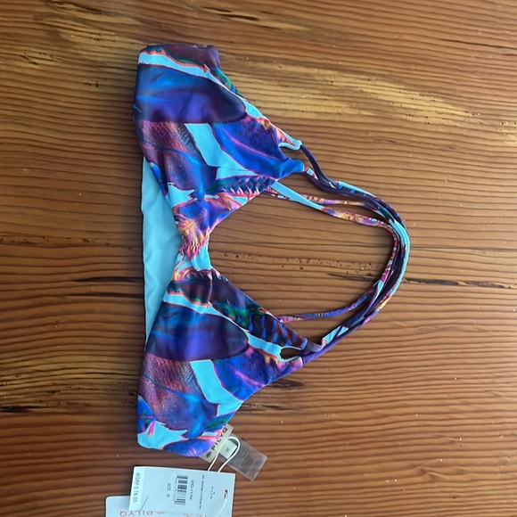 PILYQ Vida Reversable Utopia Halter & Basic Full Bottom Set - Picture 2 of 5